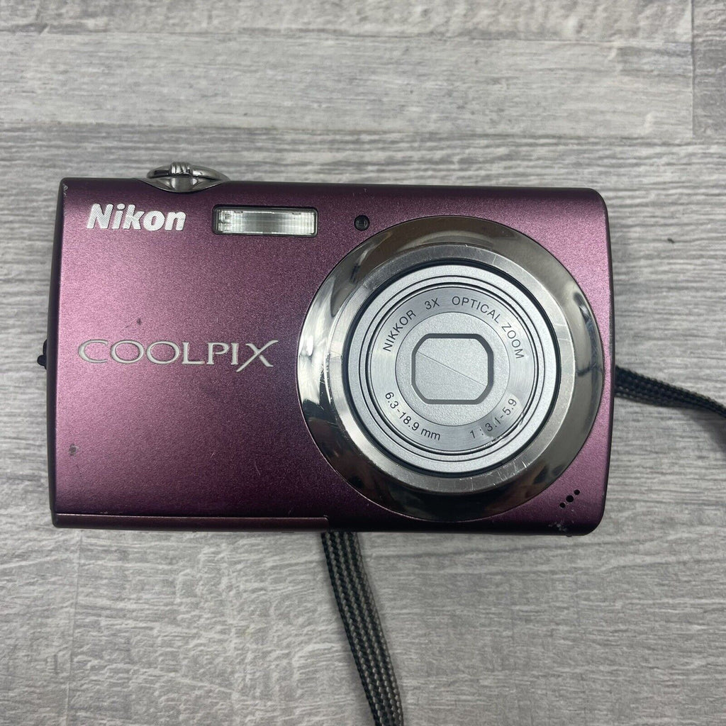 Nikon Coolpix S220 10 Megapixel Digital Camera