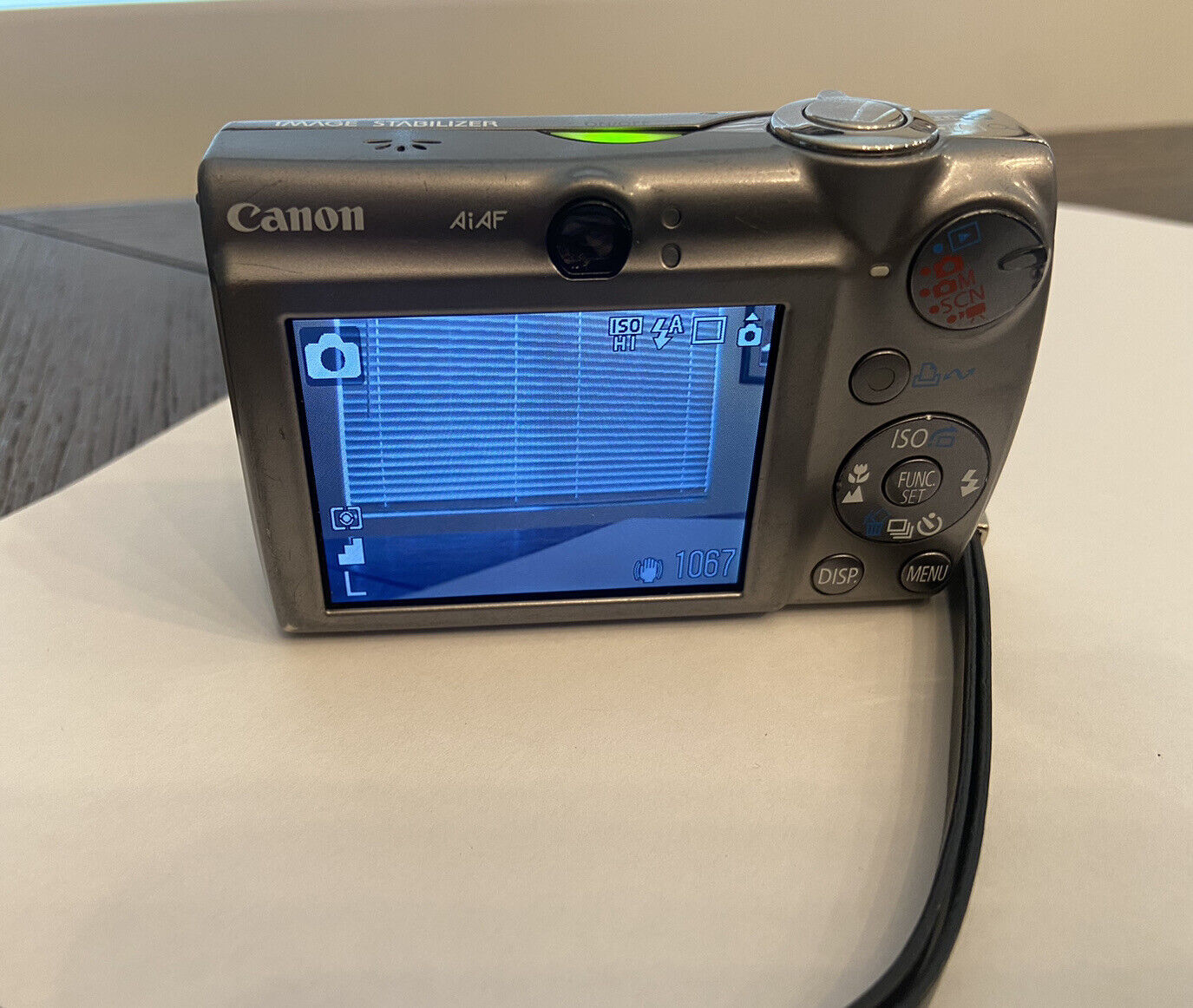 Canon PowerShot Digital ELPH SD800 IS 7.1MP Digital Camera Silver