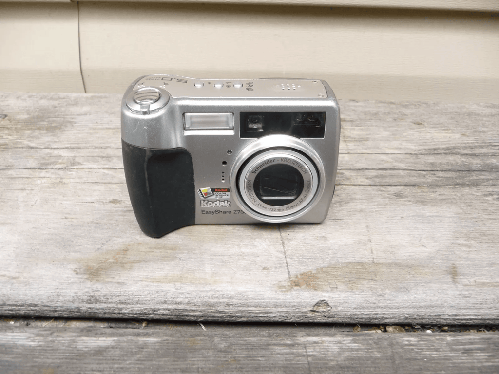 Kodak EasyShare Z730 5.0MP Digital Camera - Silver