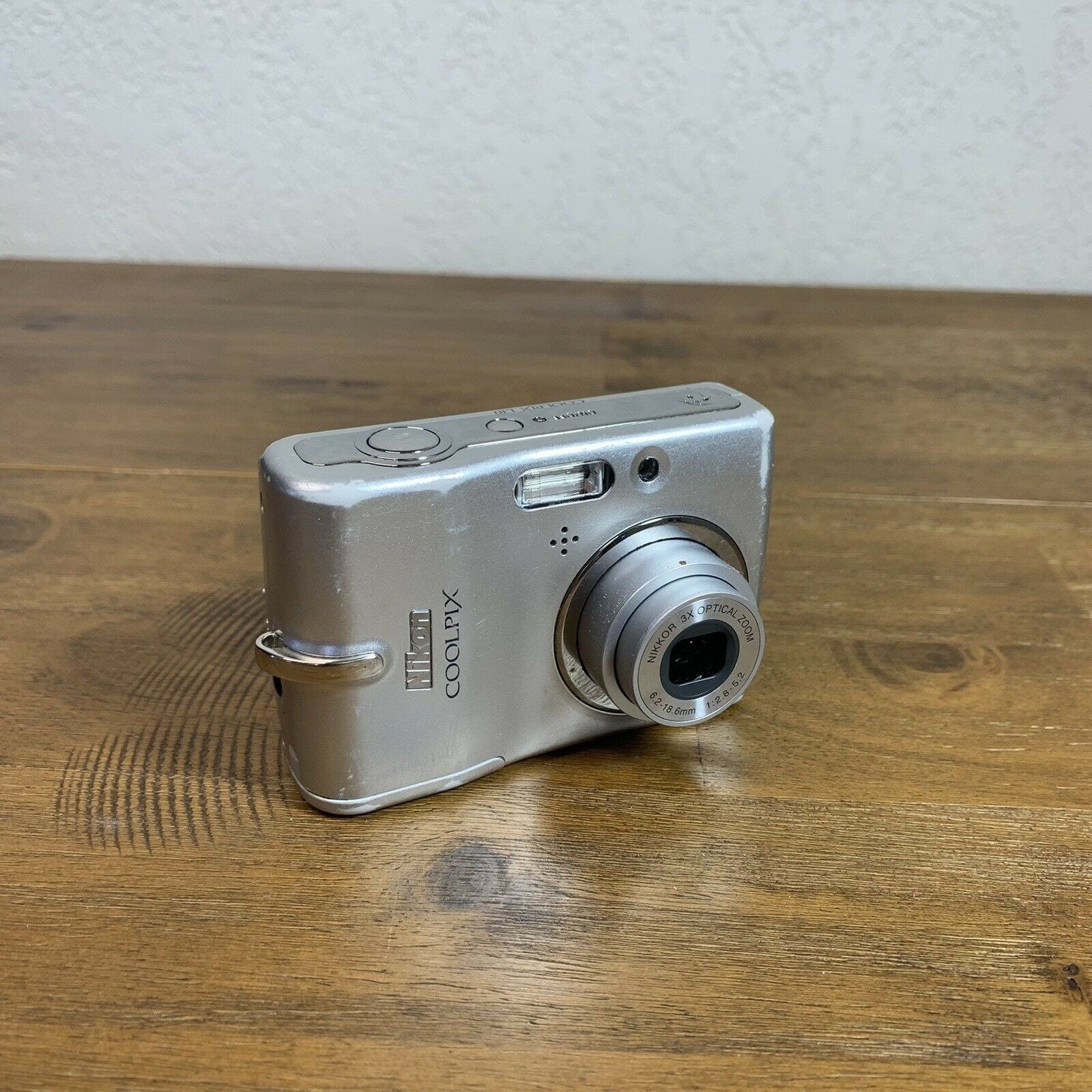 Nikon COOLPIX L10 5.0MP Digital Camera - Silver