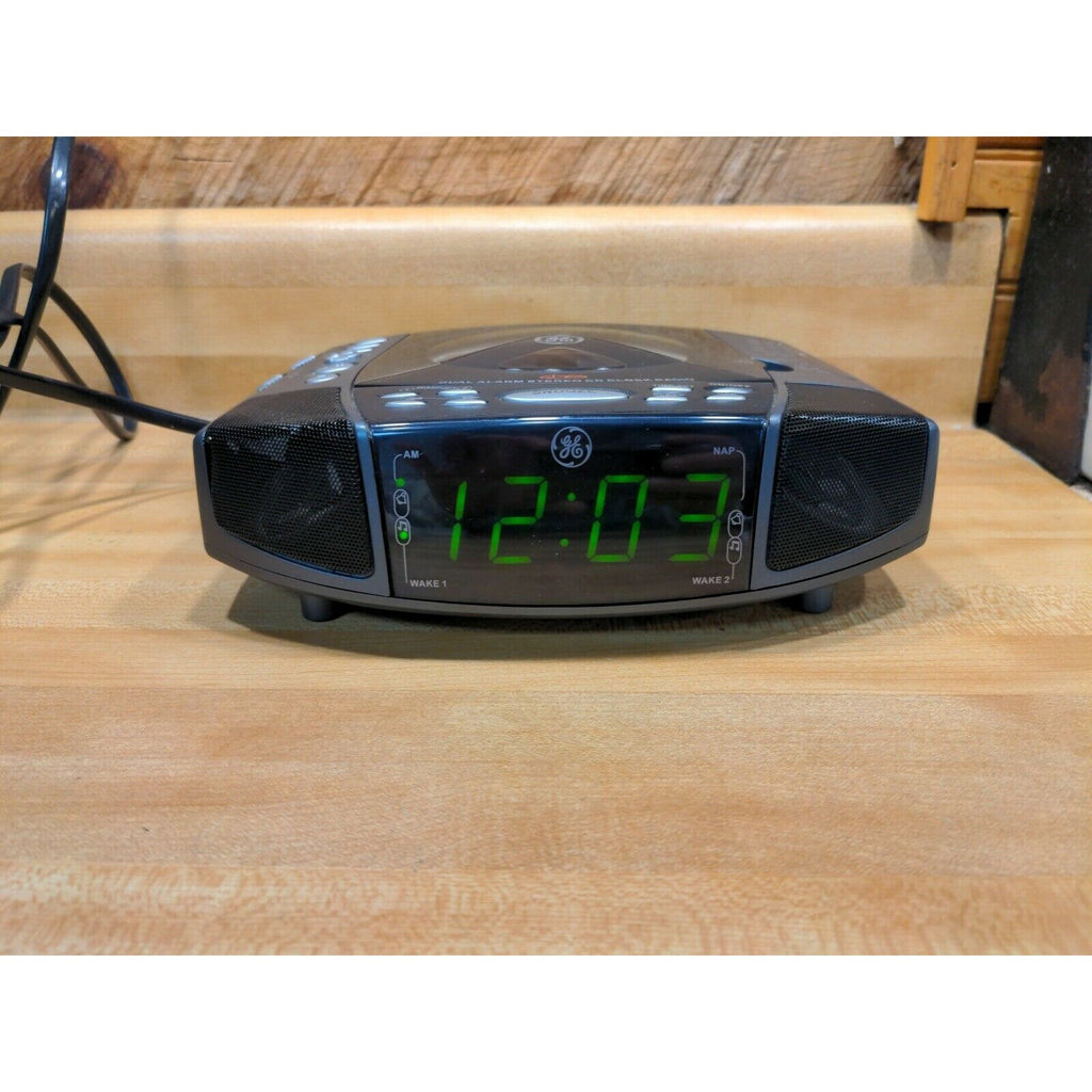 General Electric GE 7-4897A Dual Alarm Stereo CD Clock Radio