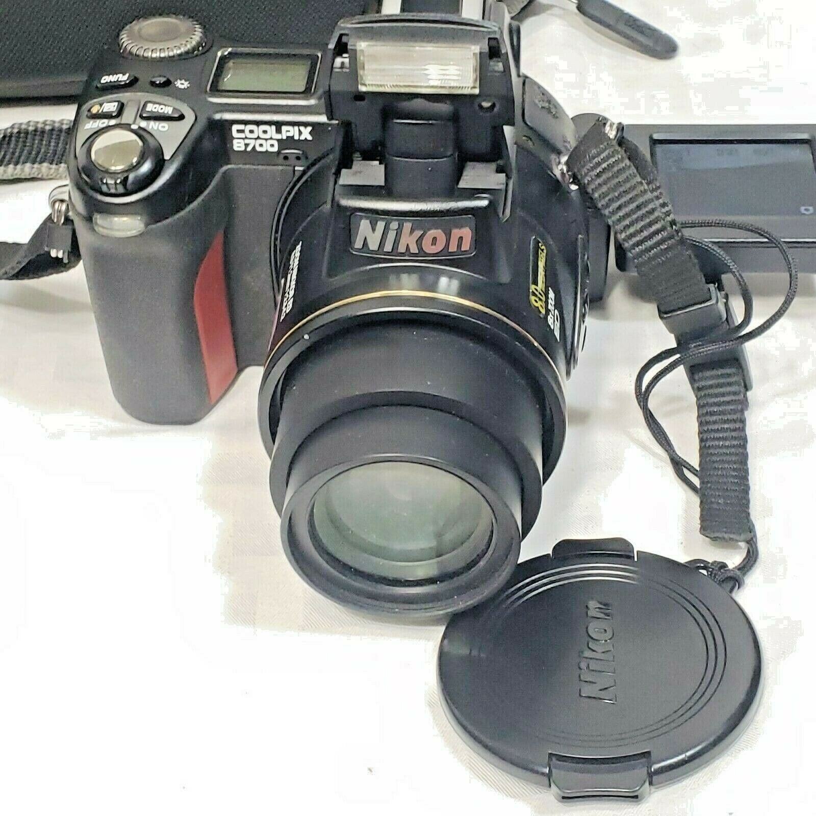 NIKON COOLPIX 8700 Digital Camera 8.0MP 8X Zoom