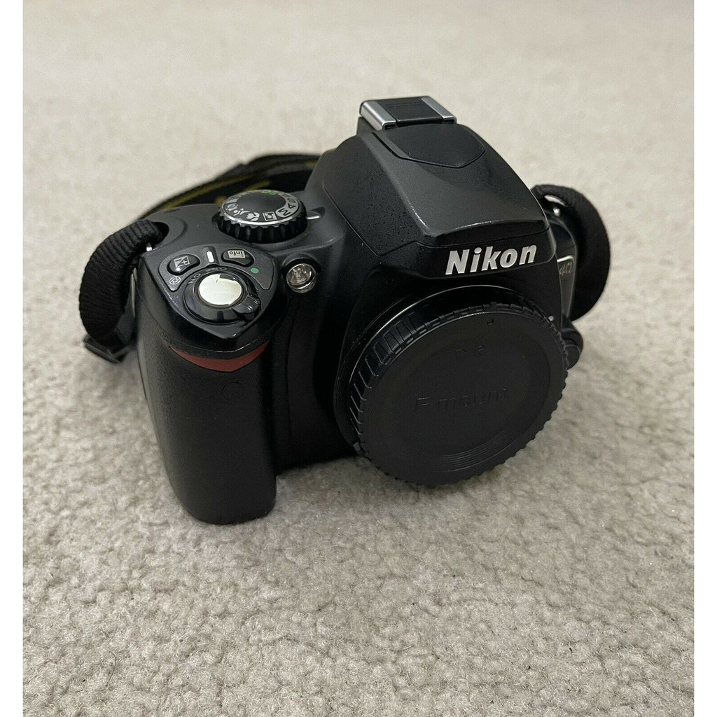 Nikon D40 6.1MP Digital SLR Camera - Black