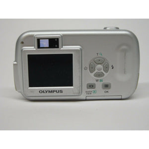 Olympus Camedia D-390 2.0MP Digital Camera Silver
