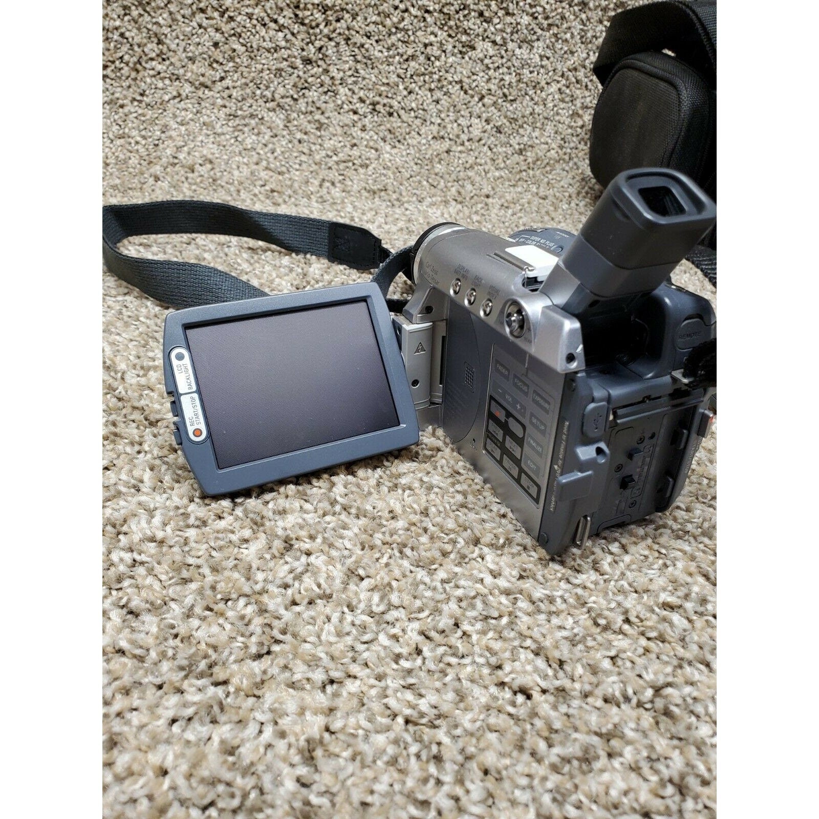 Sony DCR-DVD103 Handycam Digital Video Camera Recorder DVD-R/RW 120x