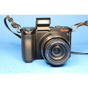 Kodak EasyShare Z8612 IS 8.1MP Digital Camera - Black