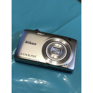 Nikon Coolpix S3100 Digital Photo Camera 14.0MP 5X Optical Zoom Silver