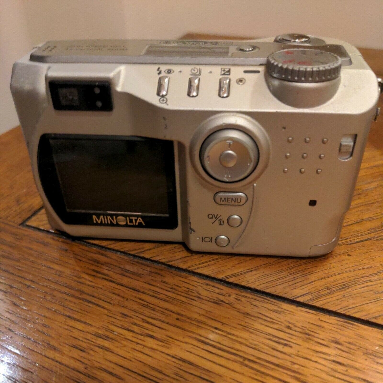 Minolta DiMAGE S404 4.0 MP Digital Camera