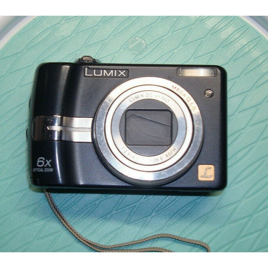 Panasonic LUMIX DMC-LZ7 Black Digital Camera - 7.2MP