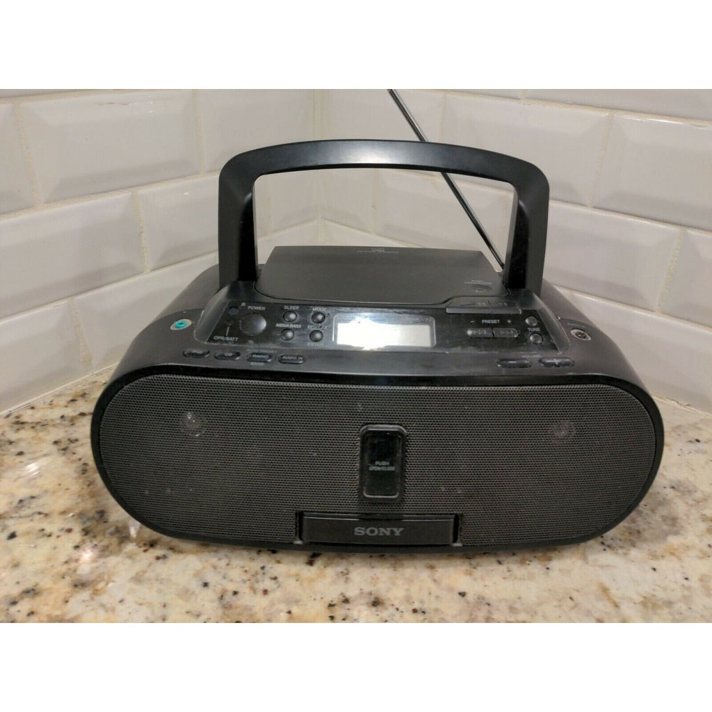 Sony Zs-S2iP Portable AM/FM Radio CD Player 30 pin iPod Dock Audio
