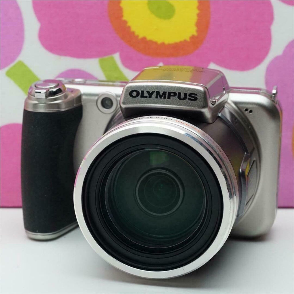 Olympus SP-800UZ 14MP Digital Camera w/30x Zoom SP800UZ Silver