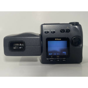 Nikon Coolpix 990 Camera