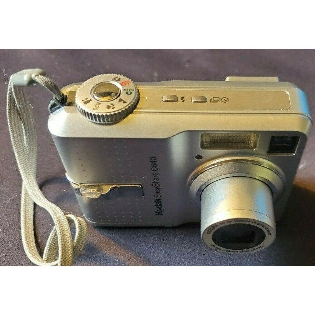 Kodak EasyShare C643 6.2MP Digital Camera - Silver Metallic Used