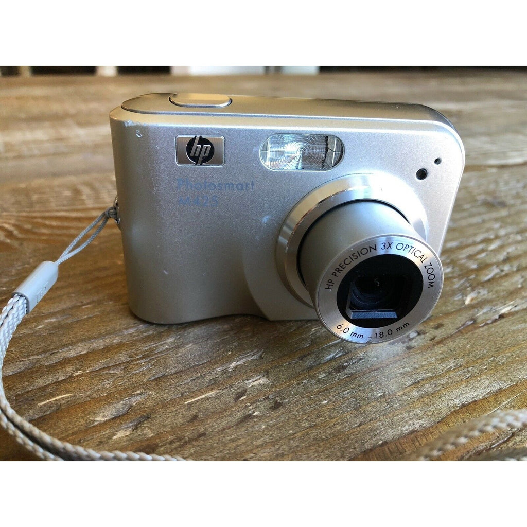 HP PhotoSmart M425 5.0MP Digital Camera - Silver