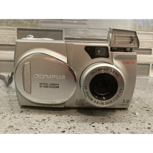 Olympus CAMEDIA D-550 Zoom 3.0MP 2.8X Zoom Digital Camera
