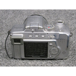 Panasonic Lumix Model DMC-FZ5 12x Optical Zoom 5.0MP Silver Digital Camera with battery and charger