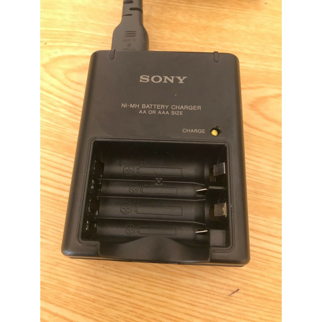 Sony Bc-Cs2A Ni-MH Battery Charger for AA & AAA Size