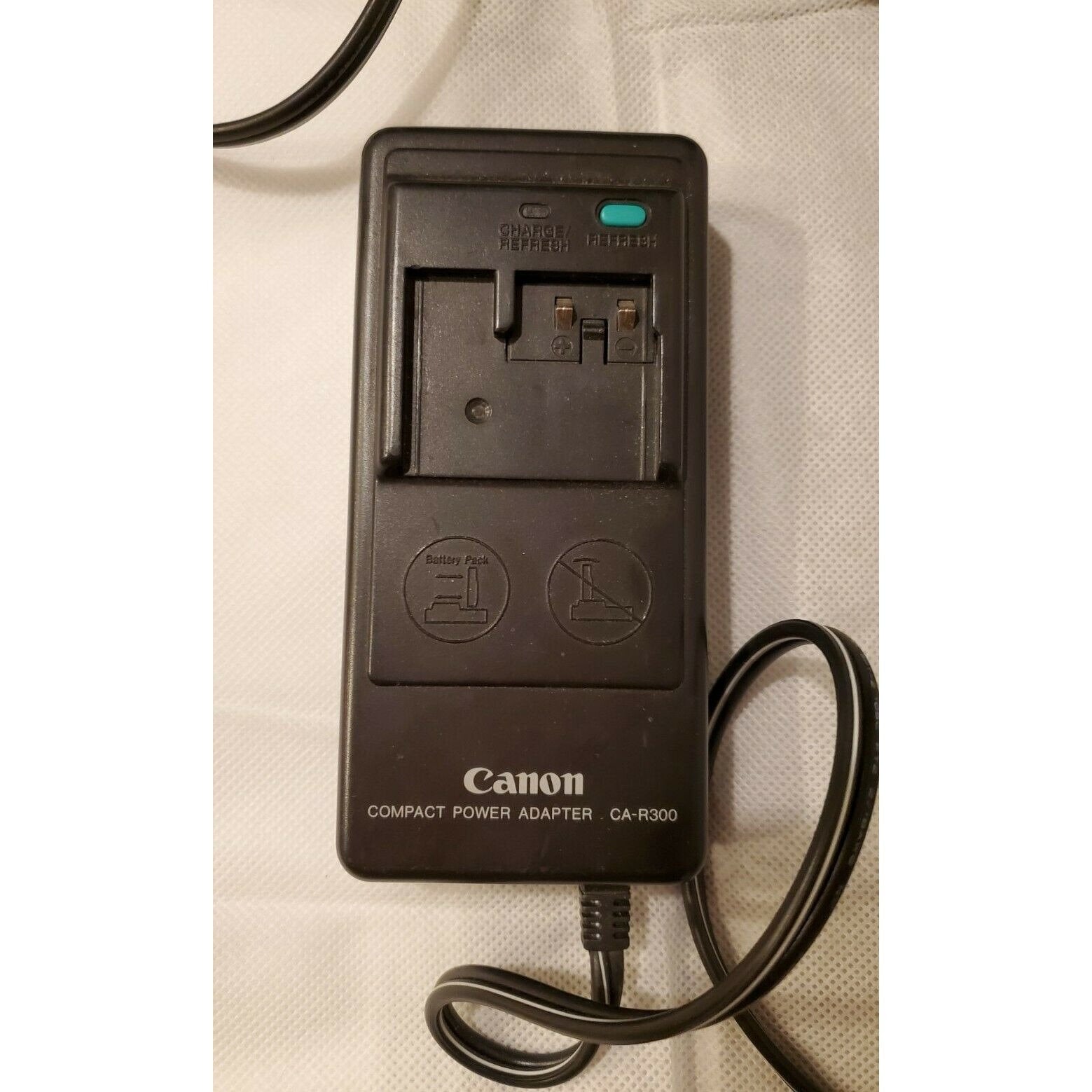CANON CA-R300A Battery Charger Compact Power Supply Adapter
