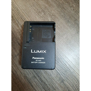 Panasonic LUMIX DE-A65 Battery Charger