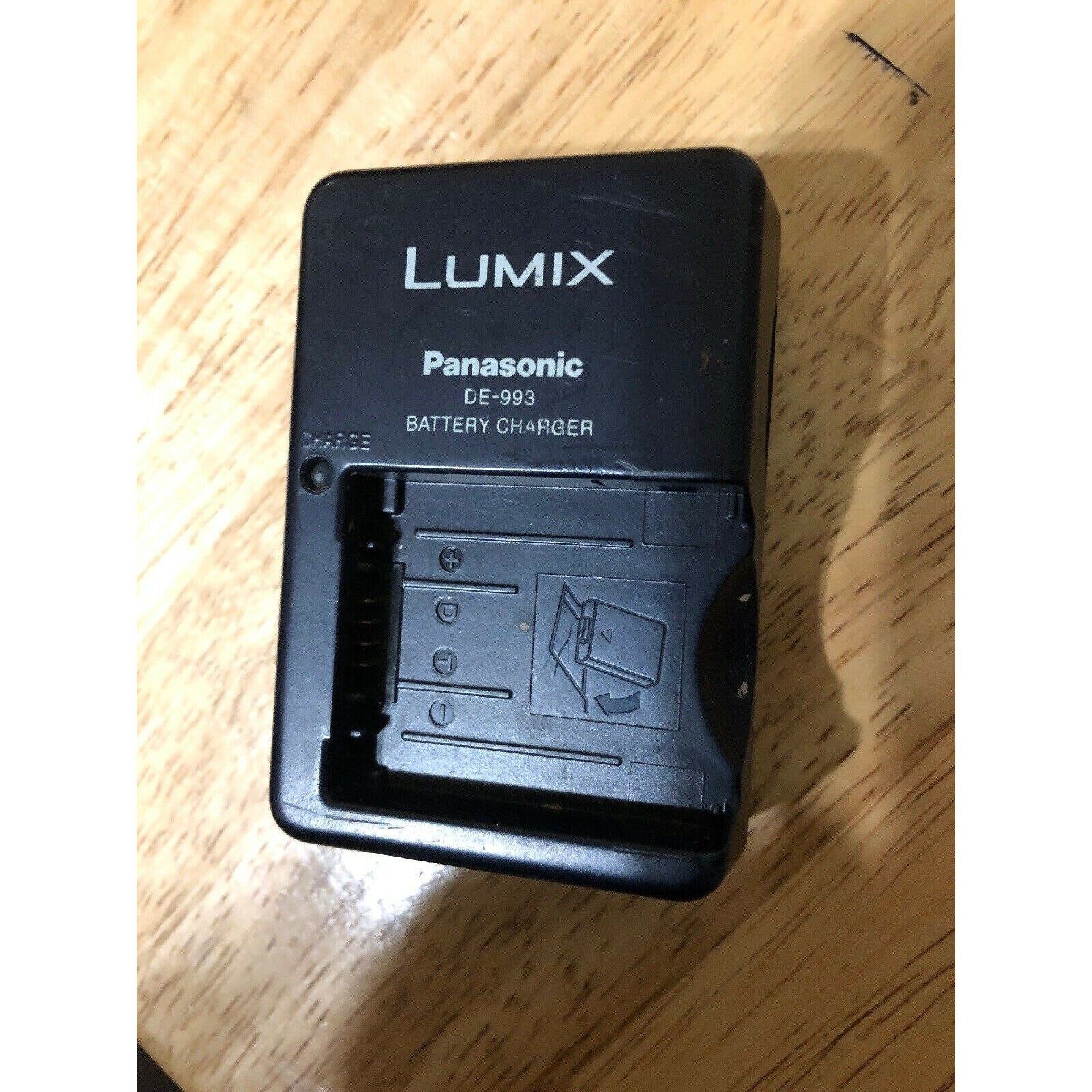 Panasonic Lumix DE-993 Camera Battery Charger DE-993B
