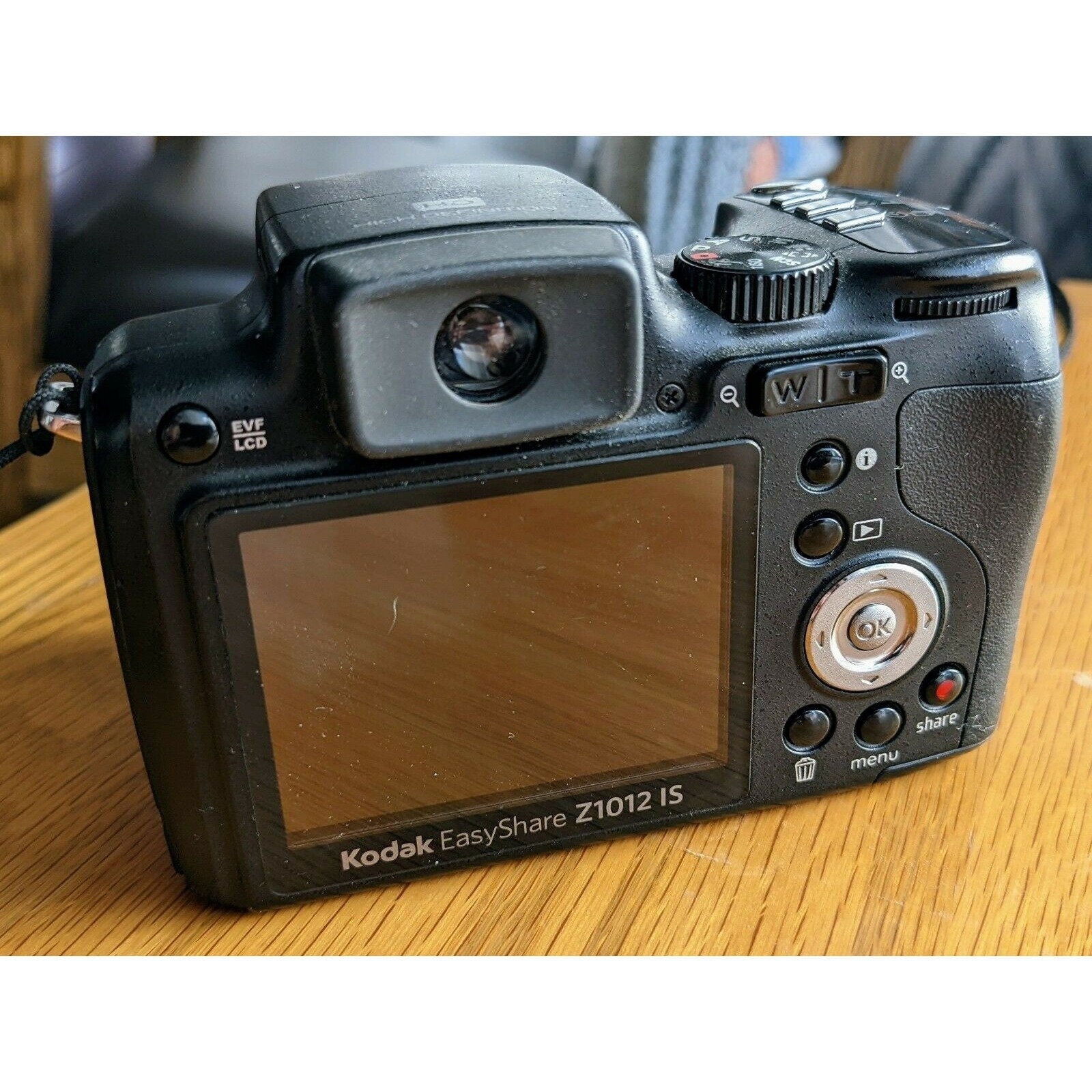 Kodak EasyShare Z1012 IS - 10.1MP 12x Optical ~ Bridge - Digital Camera