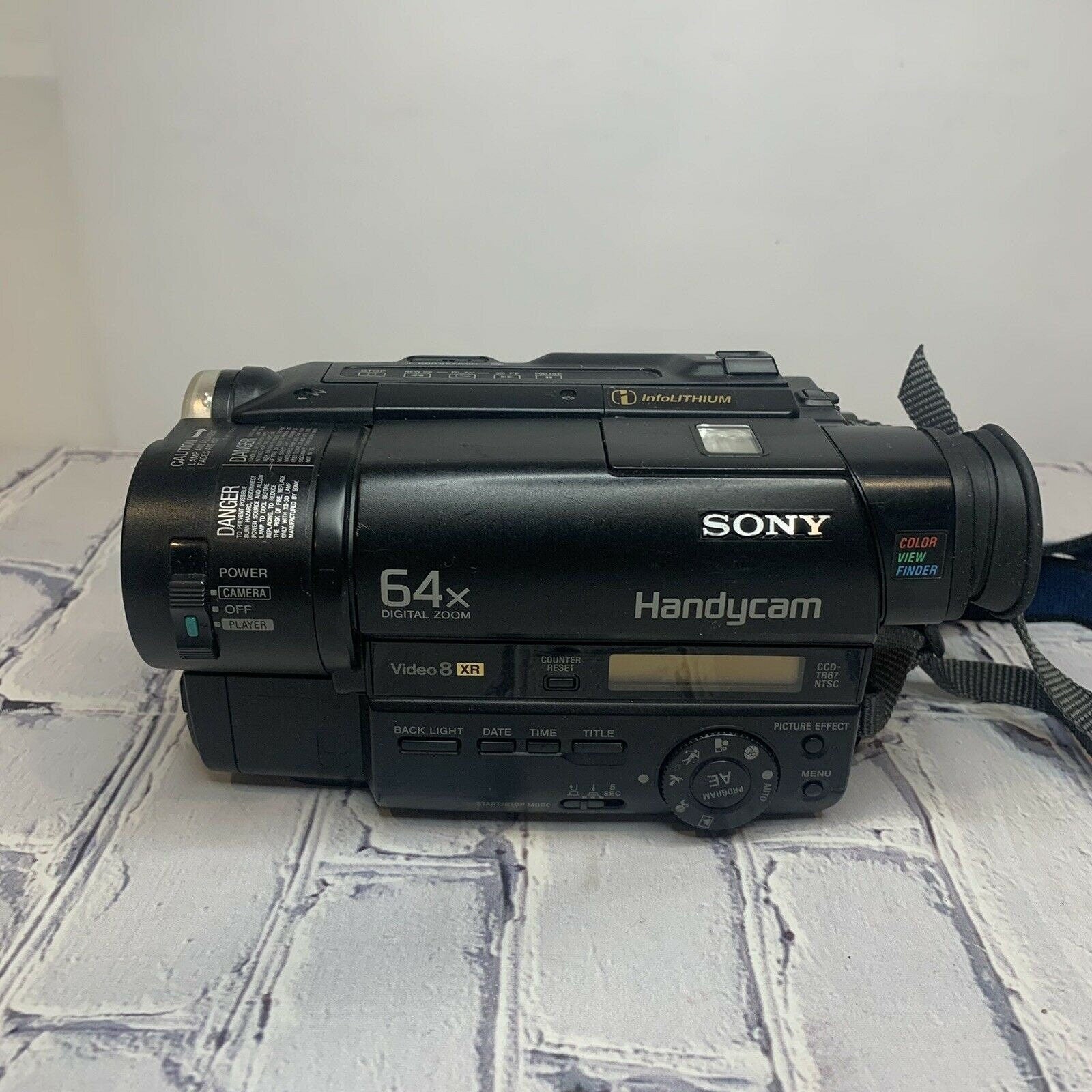 SONY CCD-TR67 Handycam Video8 XR Camcorder Camera