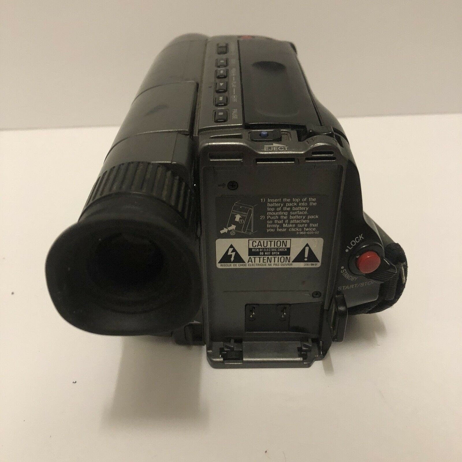 Sony CCD-TRV22 Handycam 8mm Analog Camcorder