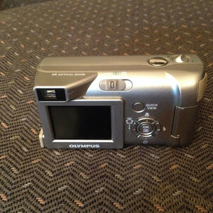Olympus CAMEDIA D-540 ZOOM 3.2MP Digital Camera w/ 3x optical zoom - silver