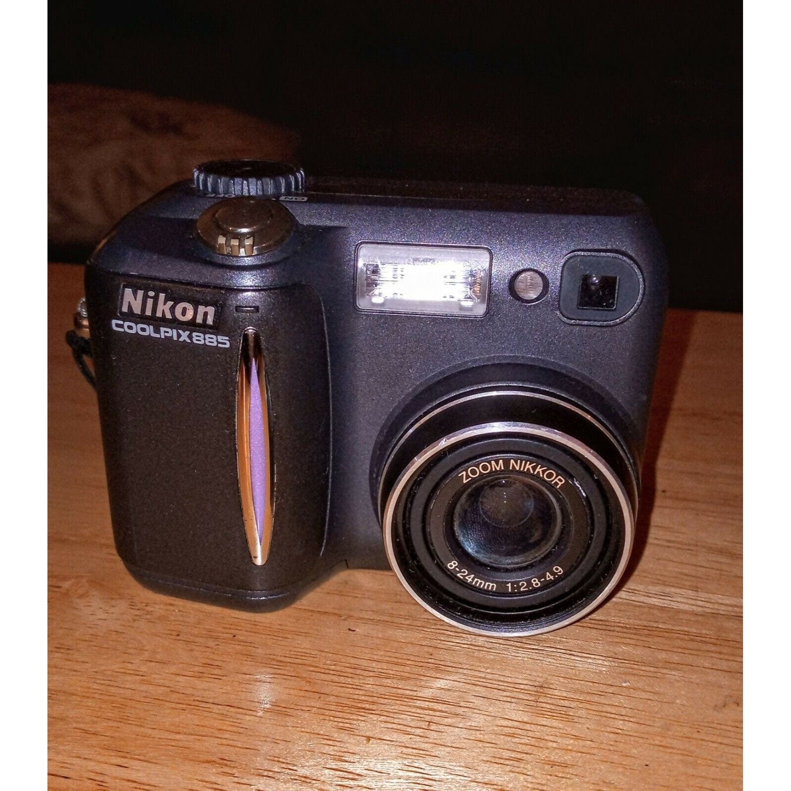 Nikon Coolpix 885 - black