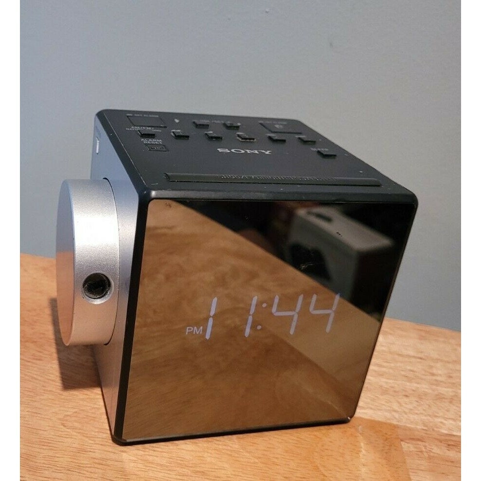 Sony ICF-C1PJ Clock Radio w/Nature Sounds and Projection