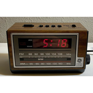 General Electric GE, AM FM Radio Alarm Clock 7-4601A Woodgrain