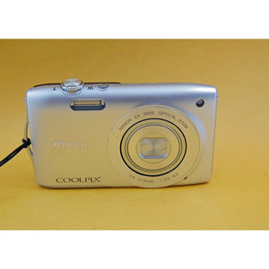 Nikon COOLPIX S3200 16.0MP Digital Camera - Silver