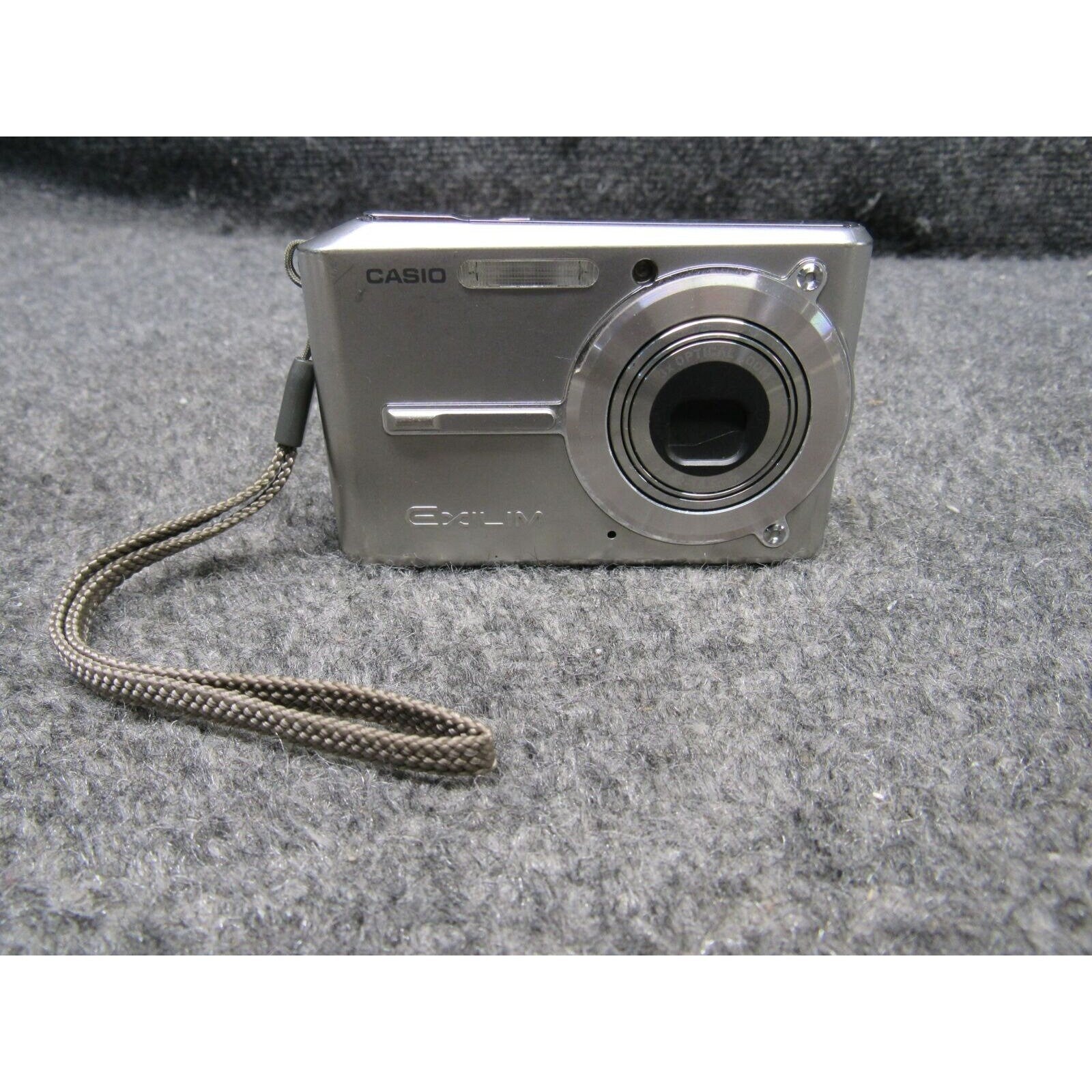 Casio Exilim EX-S600 3x Optical Zoom 6.0 MP Silver Digital Camera