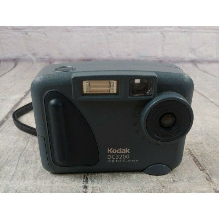 Kodak DC 3200 Digital Camera Dark Gray