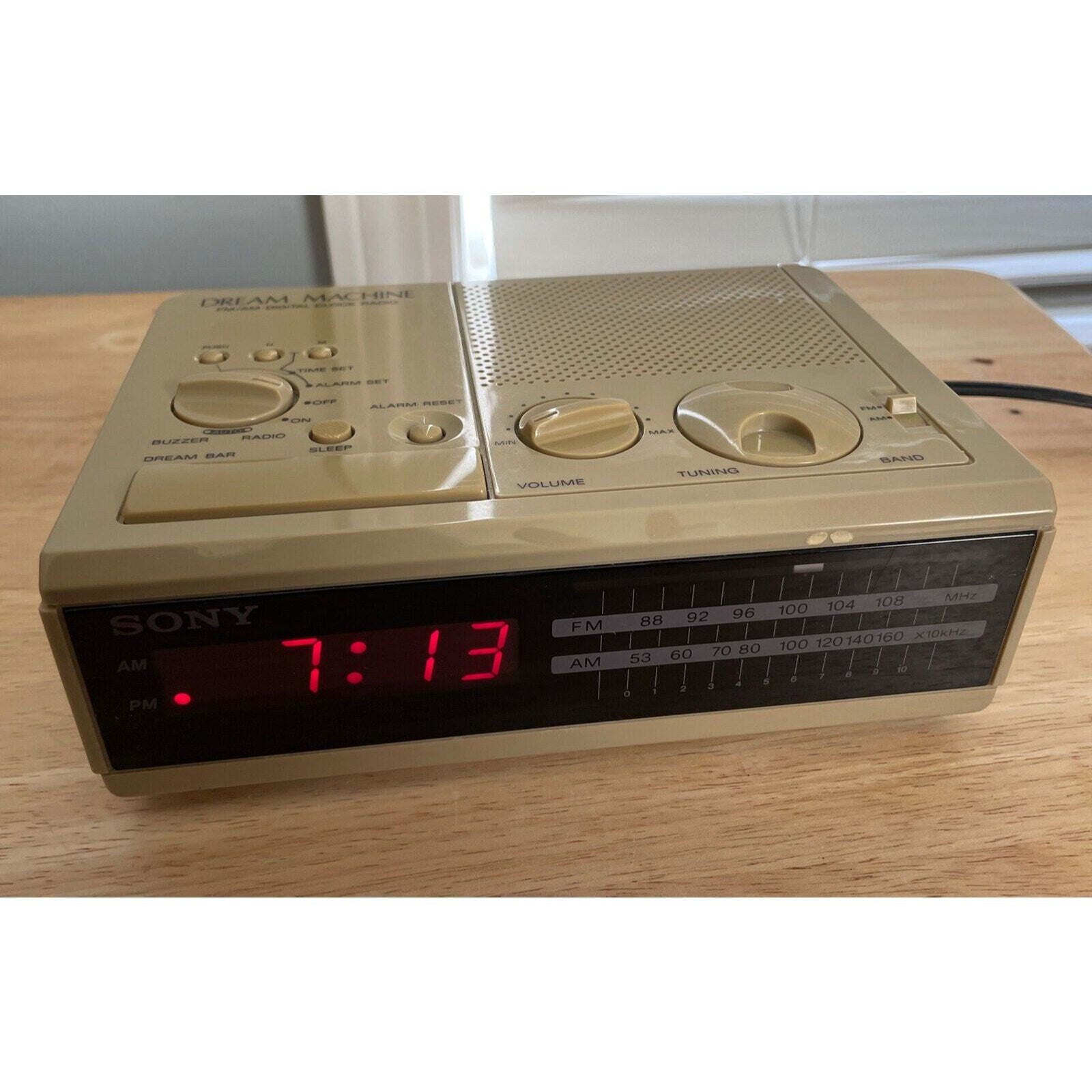 Sony Dream Machine Fm/Am Digital Alarm Clock Radio ICF-C2W