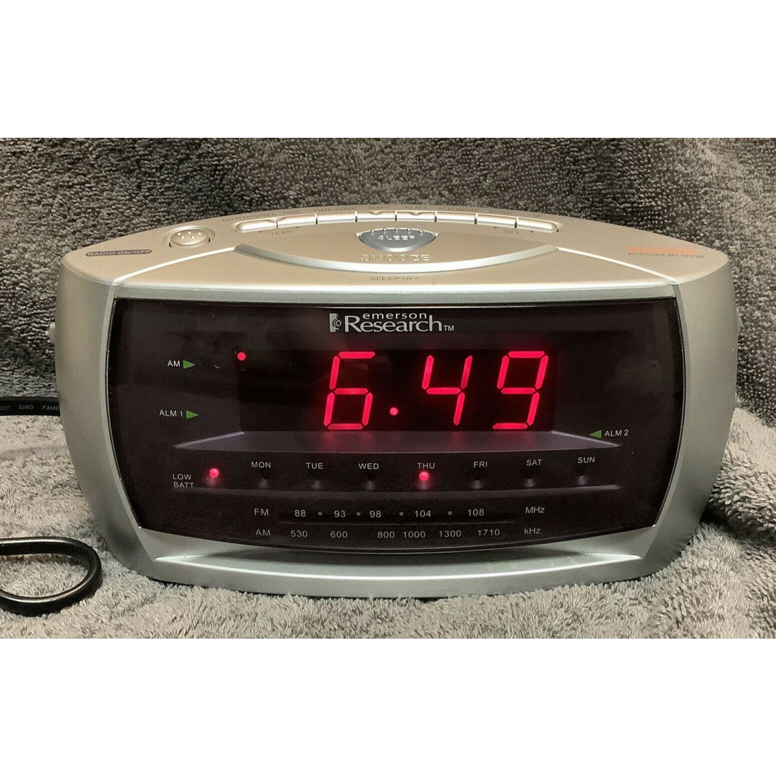 EMERSON Research Digital Smart Set Dual Alarm Clock AM-FM Radio CKS3029