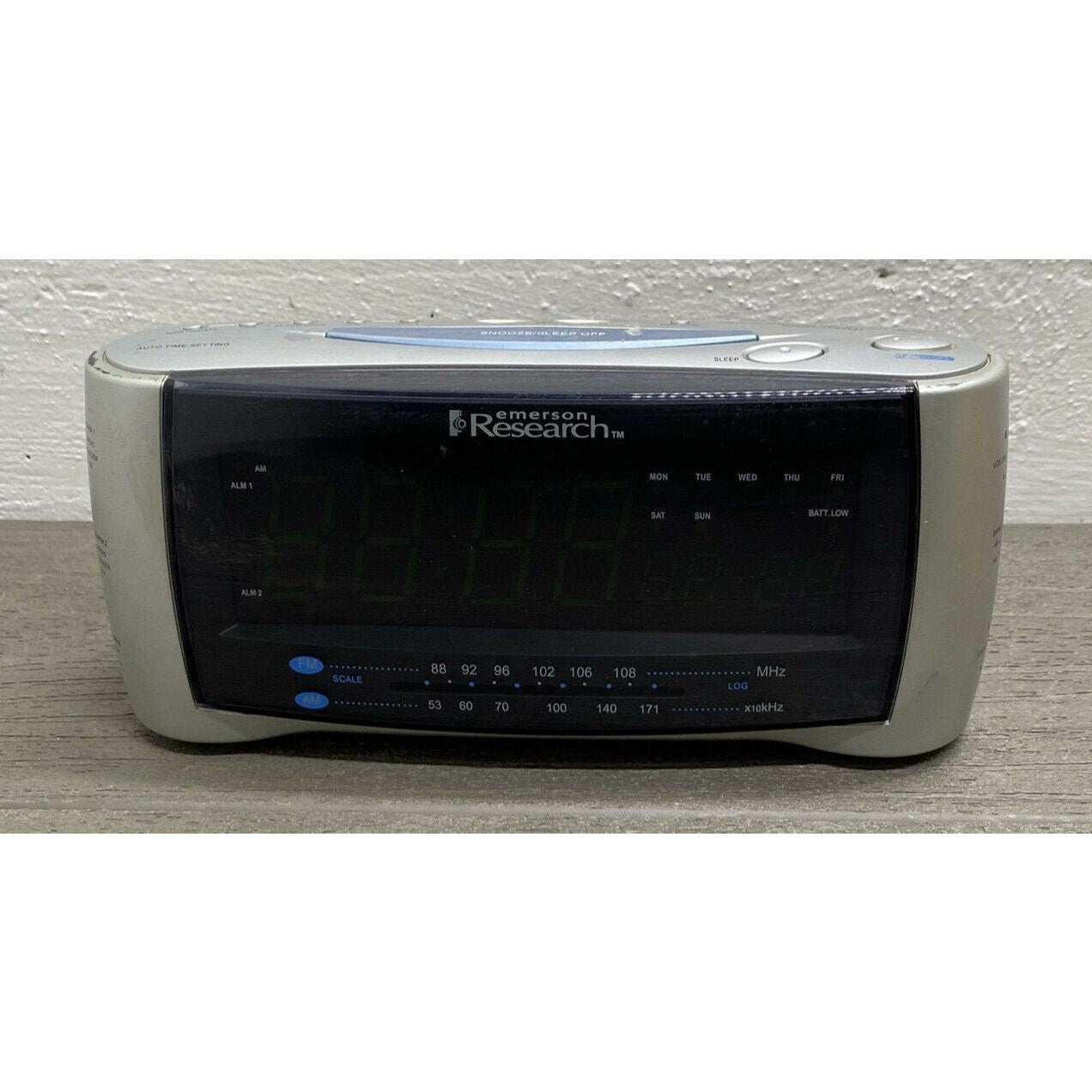 Emerson Research CKS2237 SmartSet Auto Clock Radio Alarm