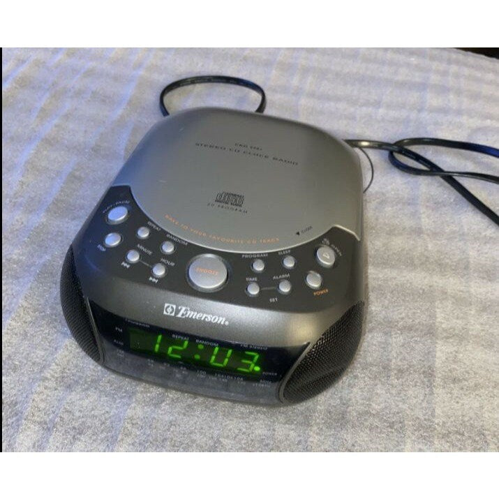Emerson CKD9901 Digital Dual Alarm Clock Am/Fm Radio Snooze CD Player LED