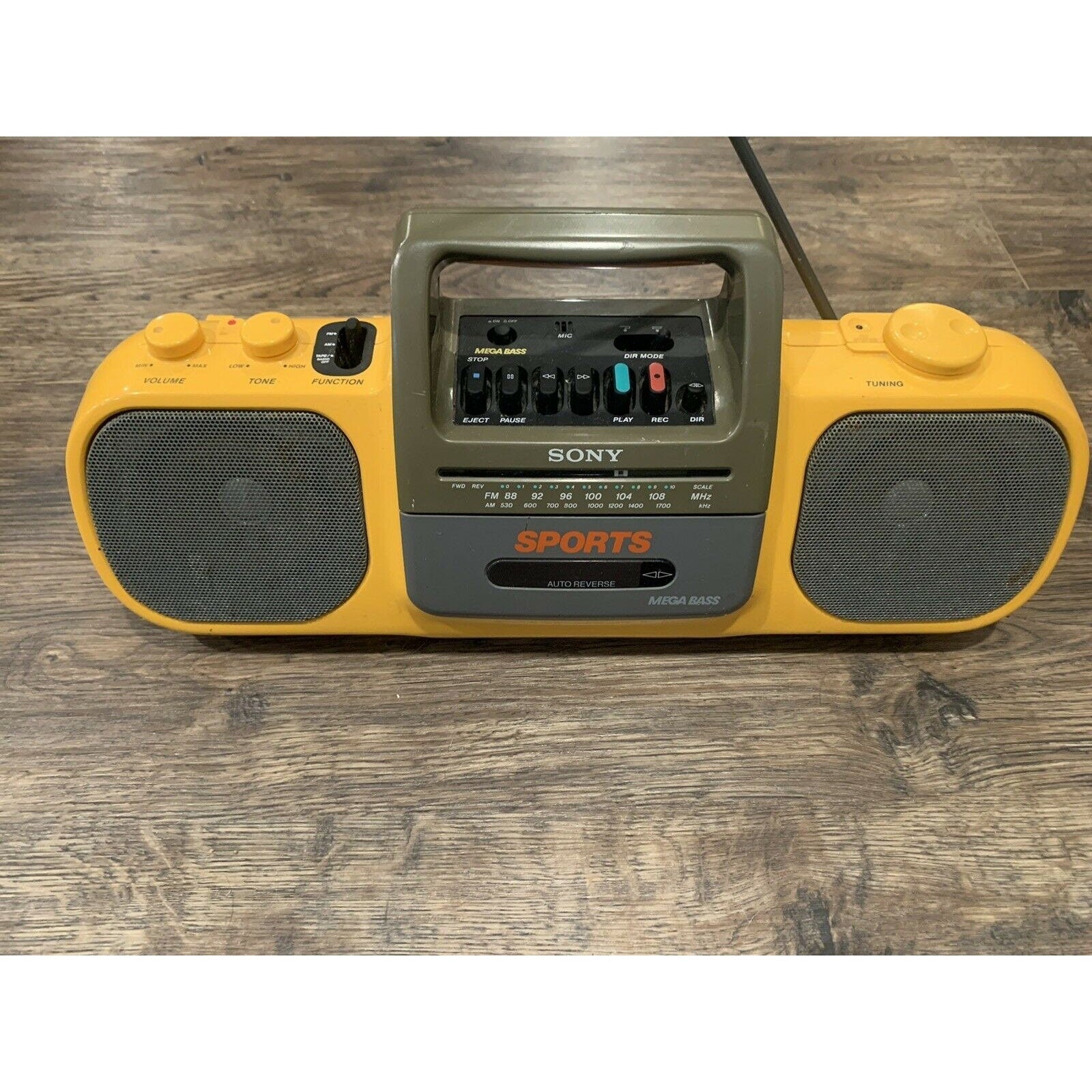 Sony Cfs-905 Sports Mega Bass Radio Cassette Boombox