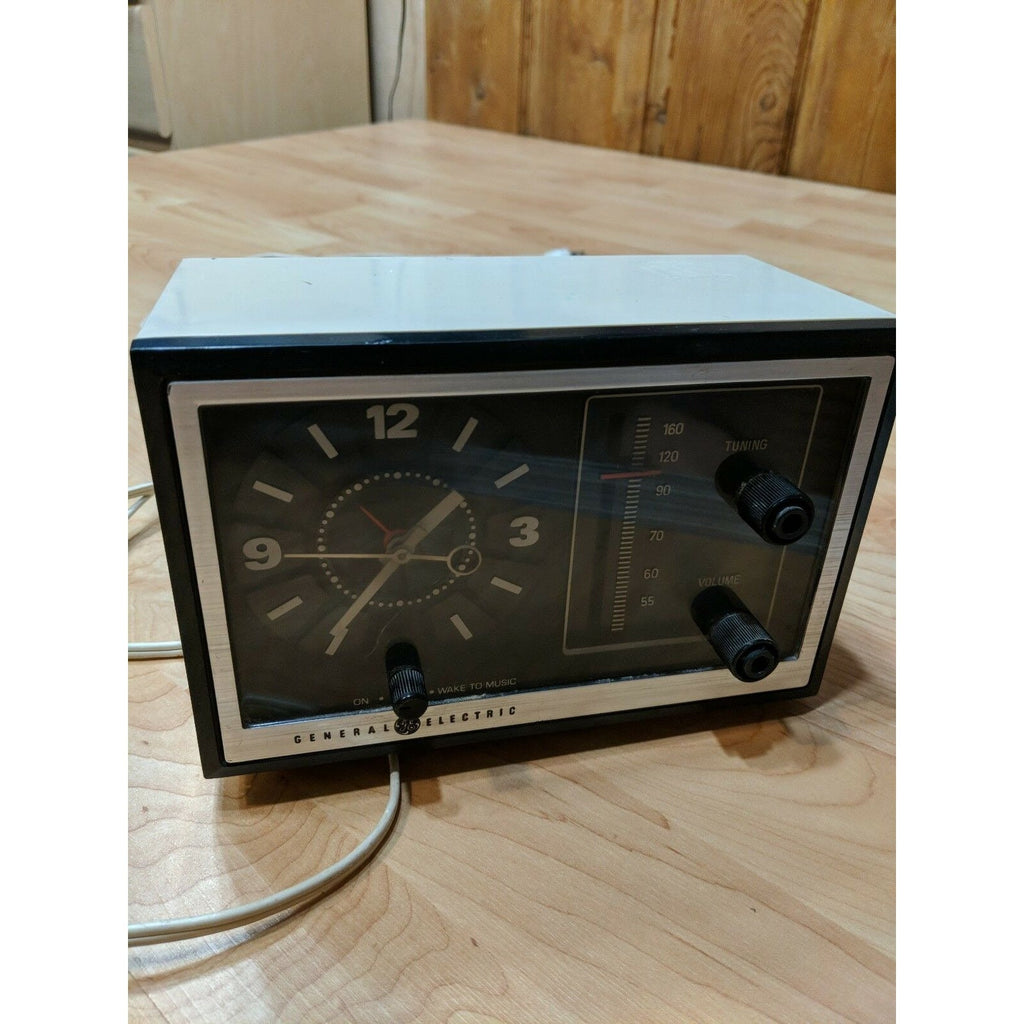 GE General Electric Alarm Clock Radio Model C2425A