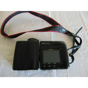 Nikon COOLPIX 950 2.0MP Digital Camera