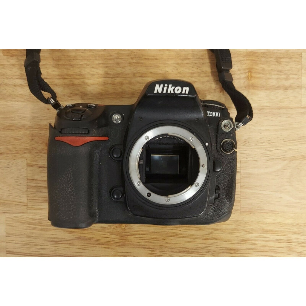 Nikon D300 Camera Body