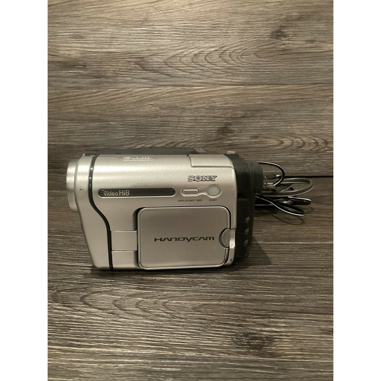 Sony CCD-TRV138 Hi-8 Handycam Analog Camcorder