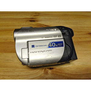 Sony HandyCam DCR-DVD108 Mini DVD Hybrid Camcorder Nightshot 40x Zoom